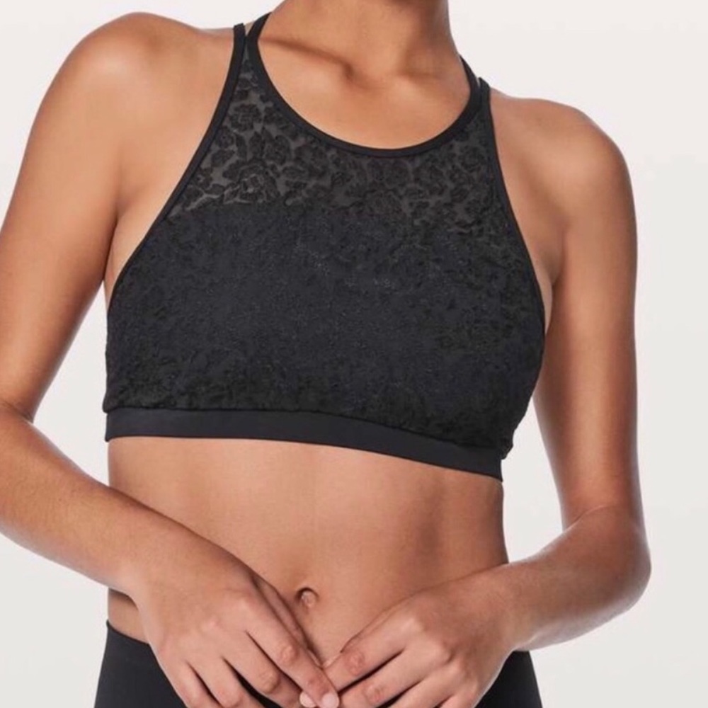 NWOT lululemon Get Set embroiders bra WITH PADS